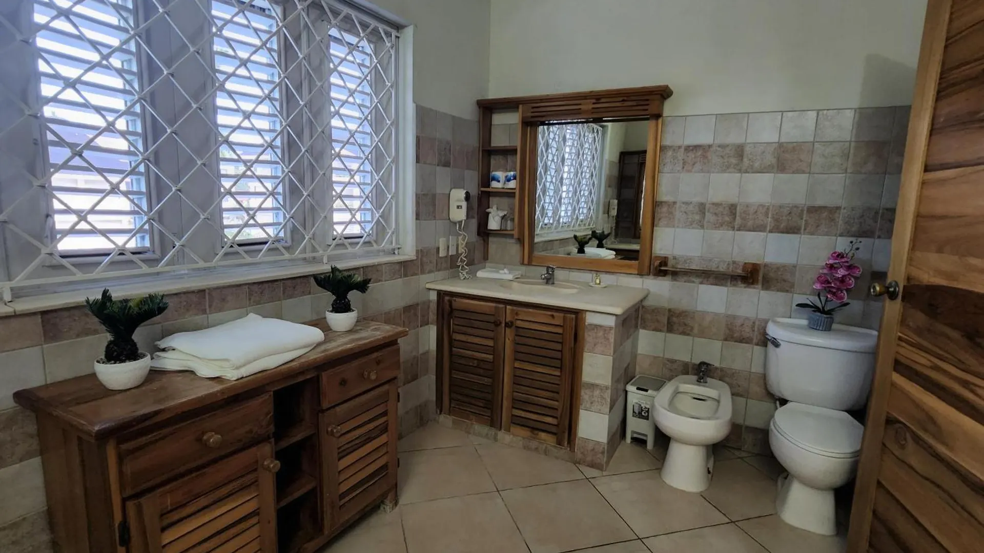 Hoteles Josefina Las Terrenas Aparthotel